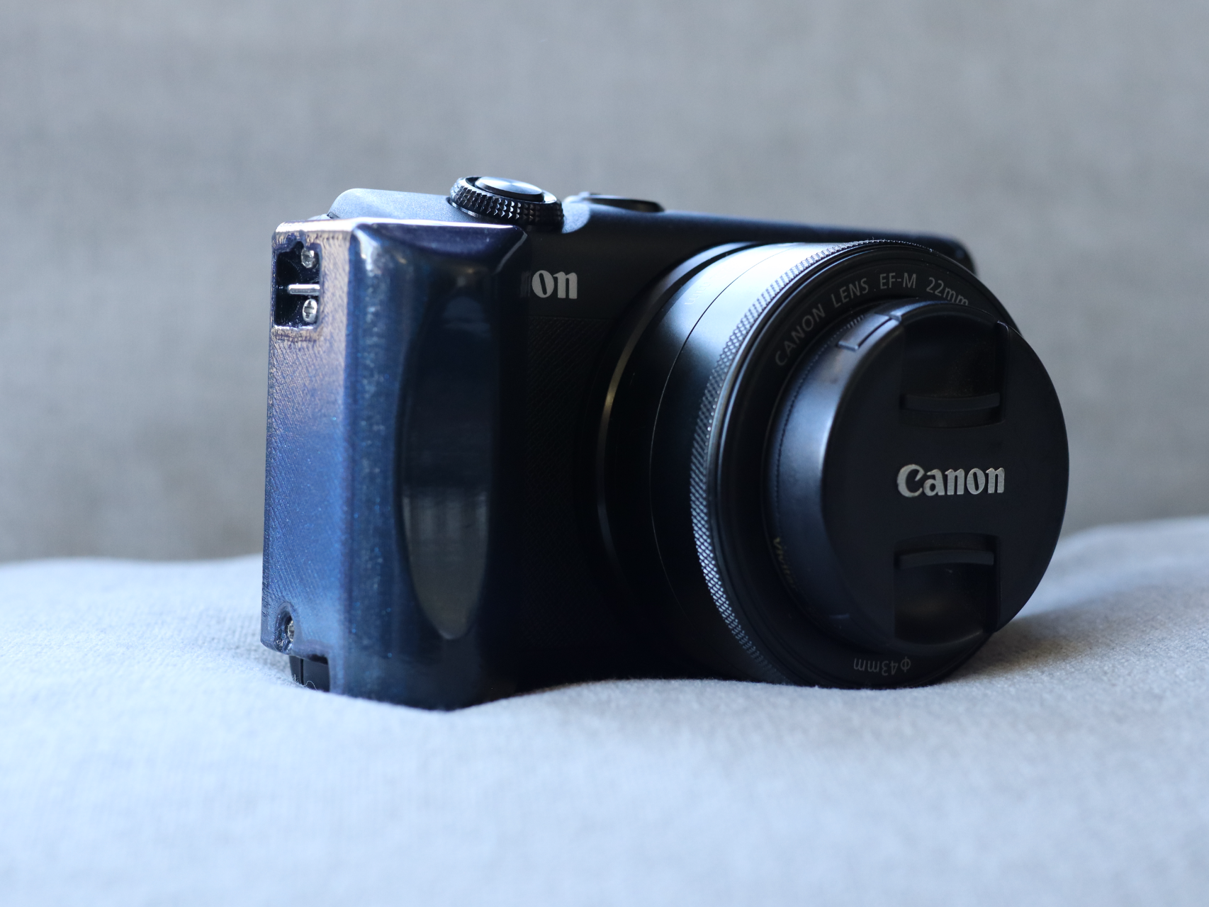 Canon EOS M200 Side Grip
