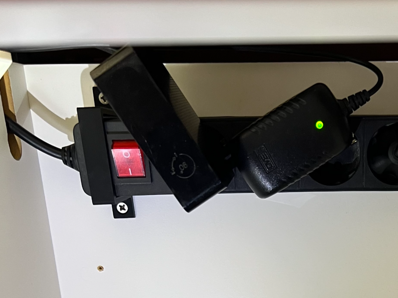 Powerstrip screw mount