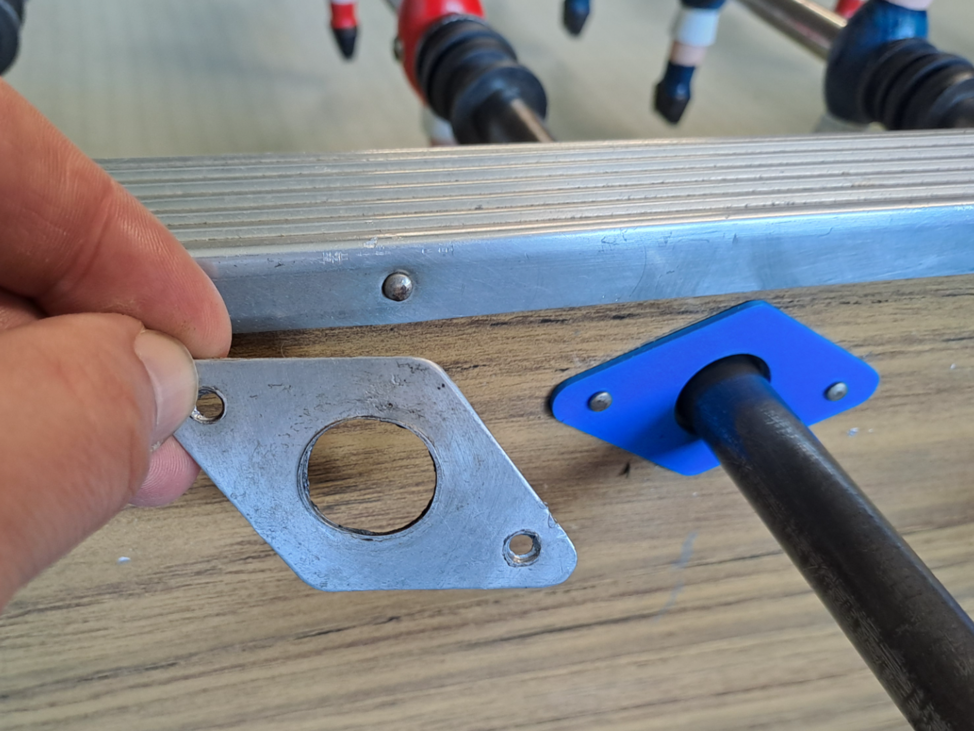 Kicker table bearing cover