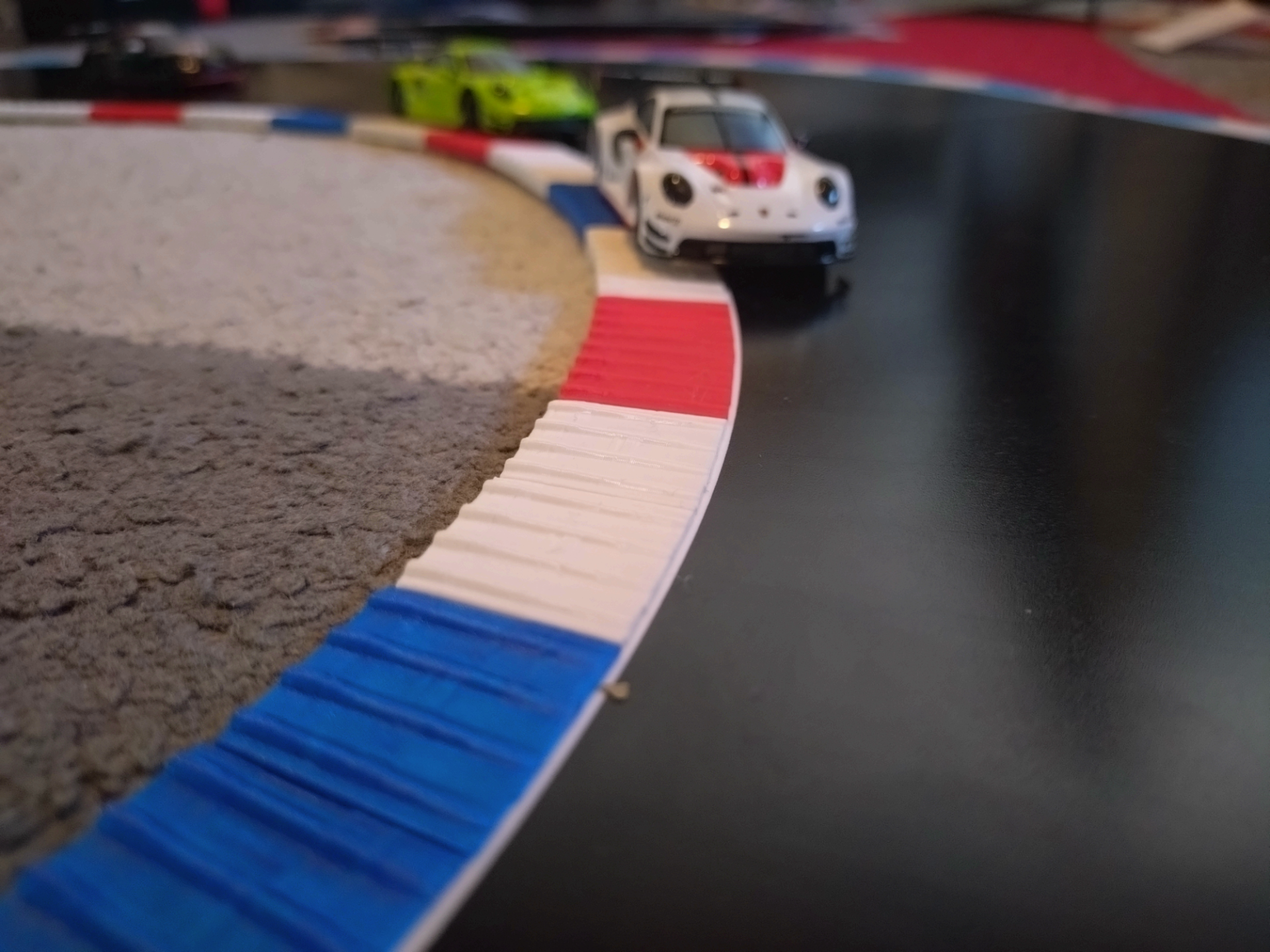 Carrera Hybrid Curbs
