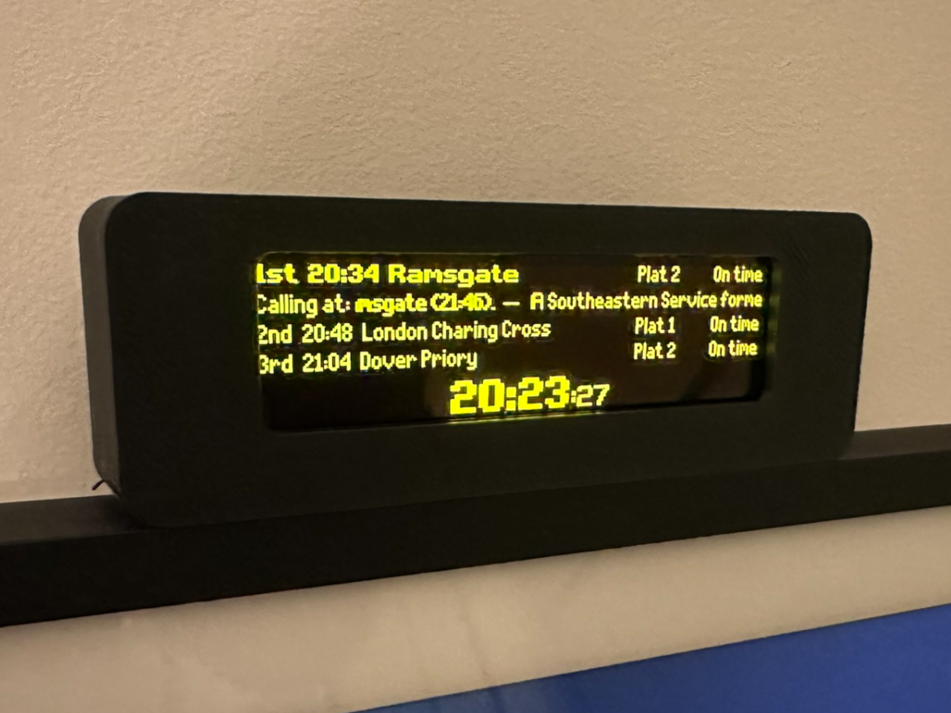 Train Departure Display Case – 3.12" OLED Edition