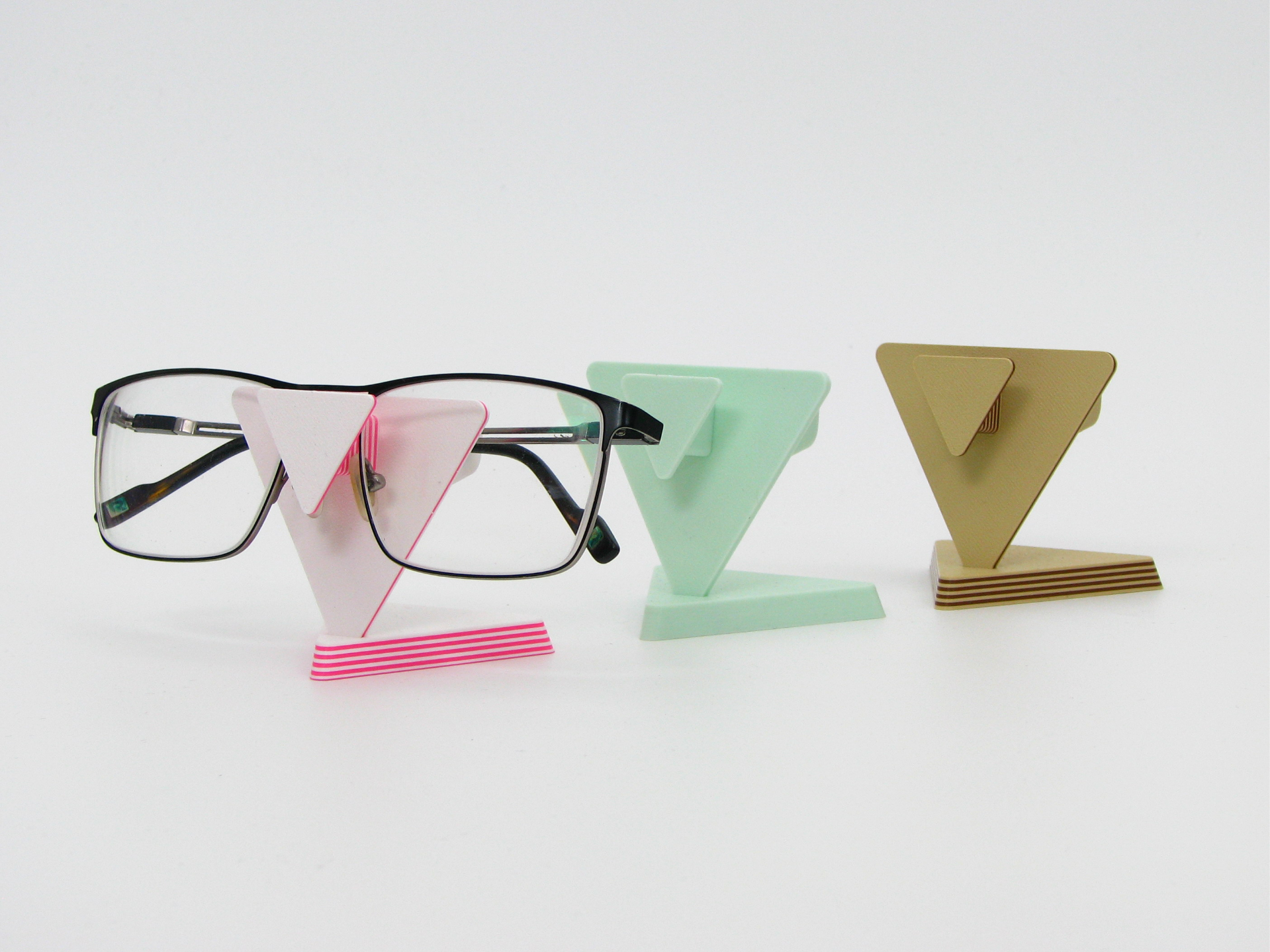 Glasses stand - triangular