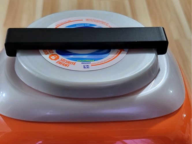 Tide pod container easy open