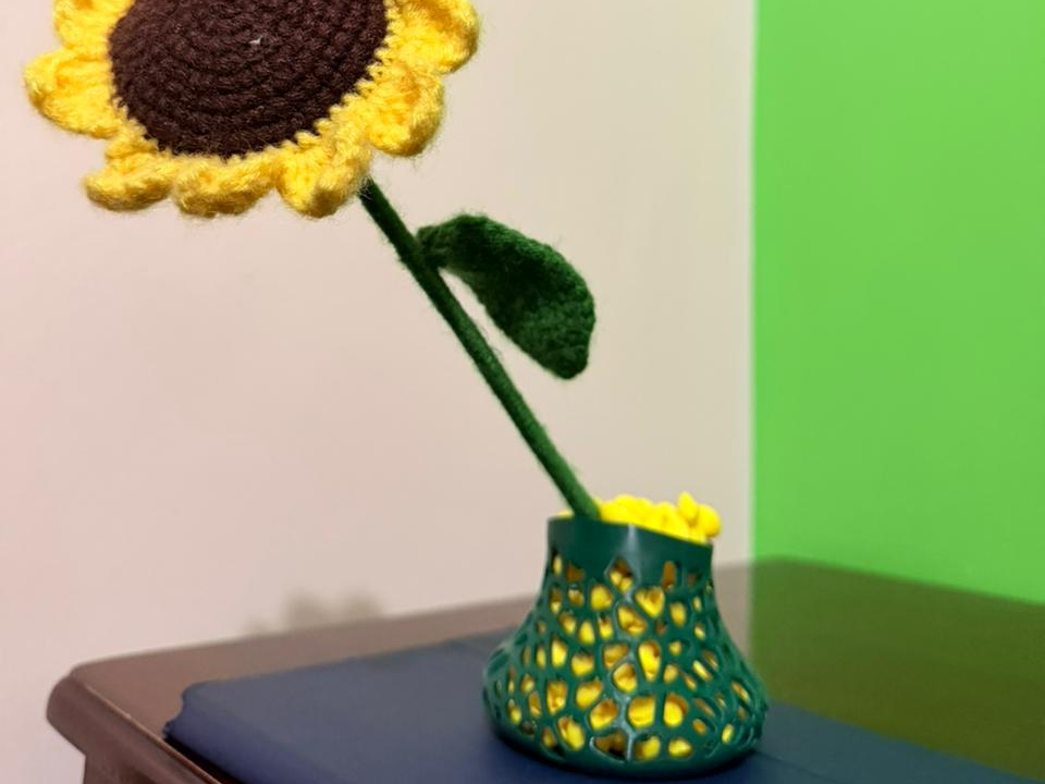 Vase – Modern Mesh Design