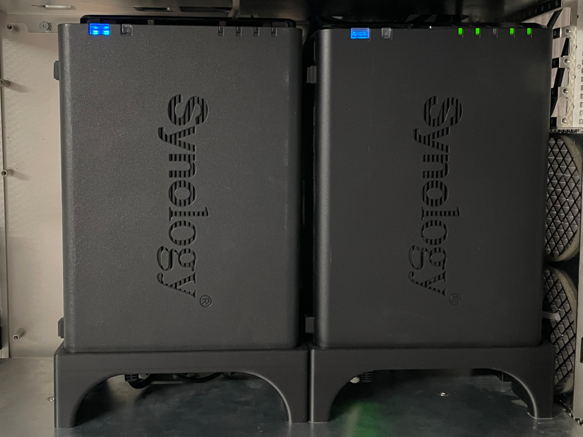 Synology DS2XX+ pedestal