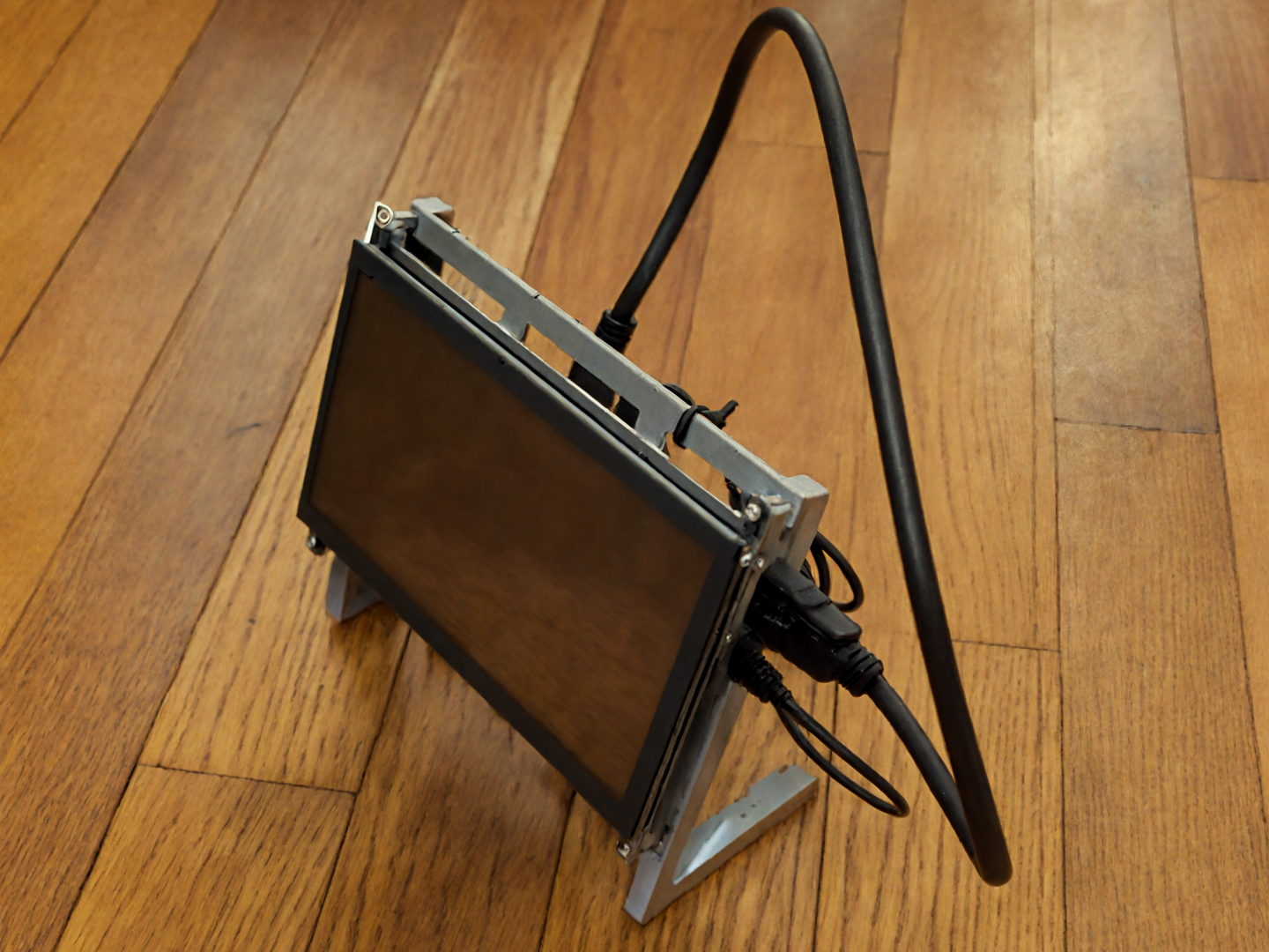 Raspberry Pi Waveshare 7 inch HDMI stand