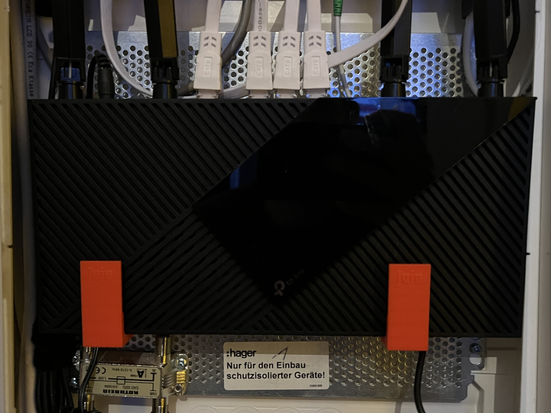 Router Halterung für Hager Multimediaschrank