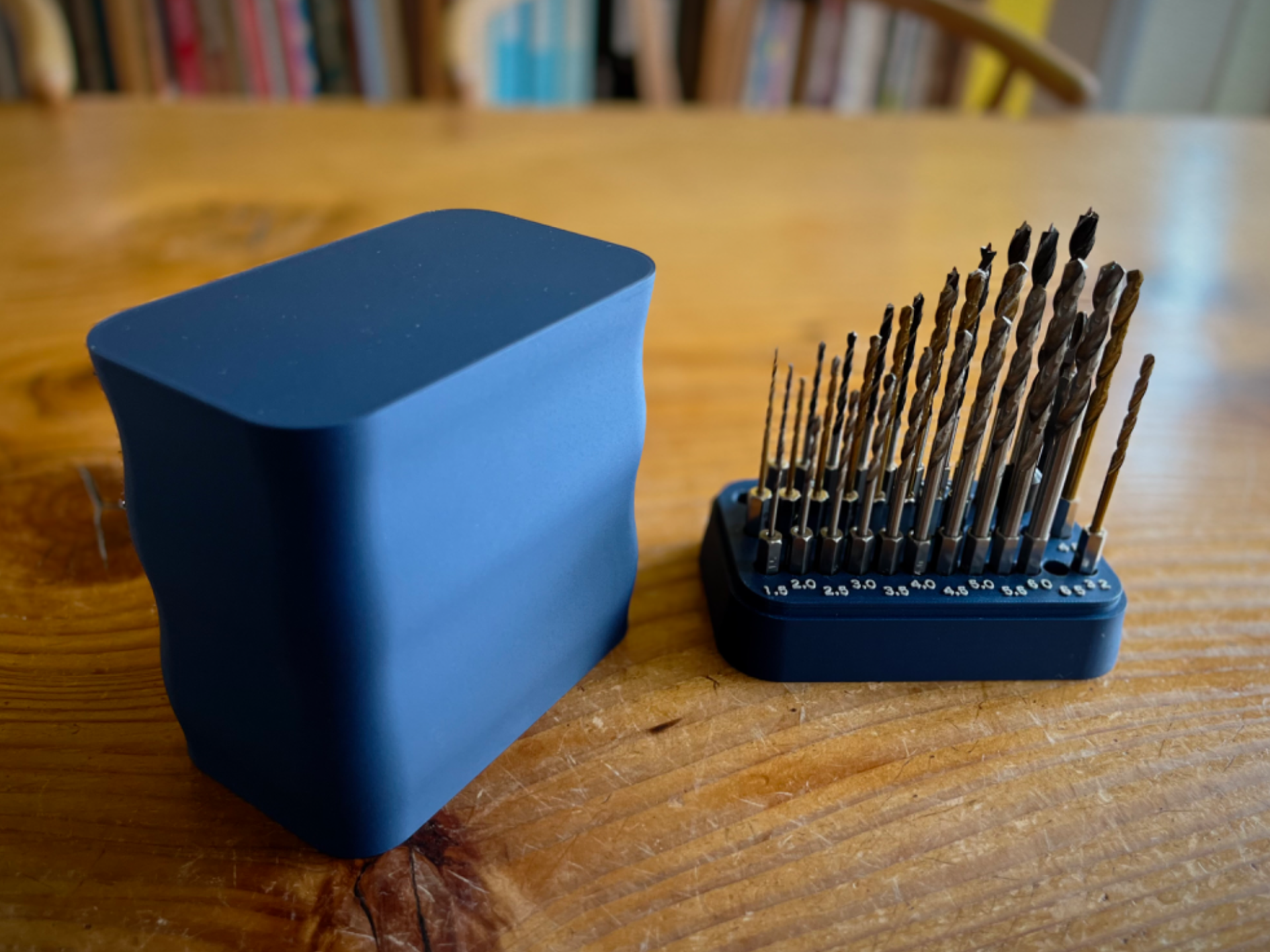 Drill blades stand