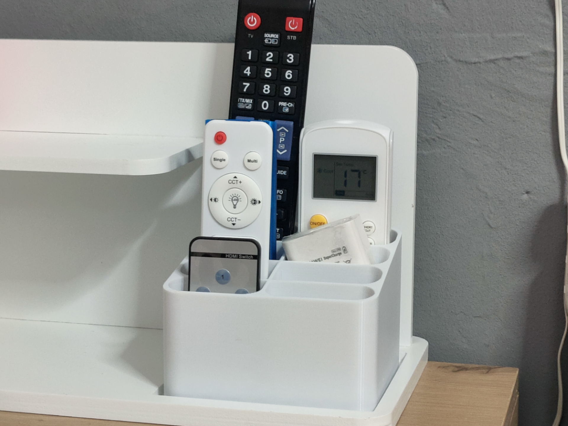 Desktop Remote Control Holder (8 Slots, Stepped)