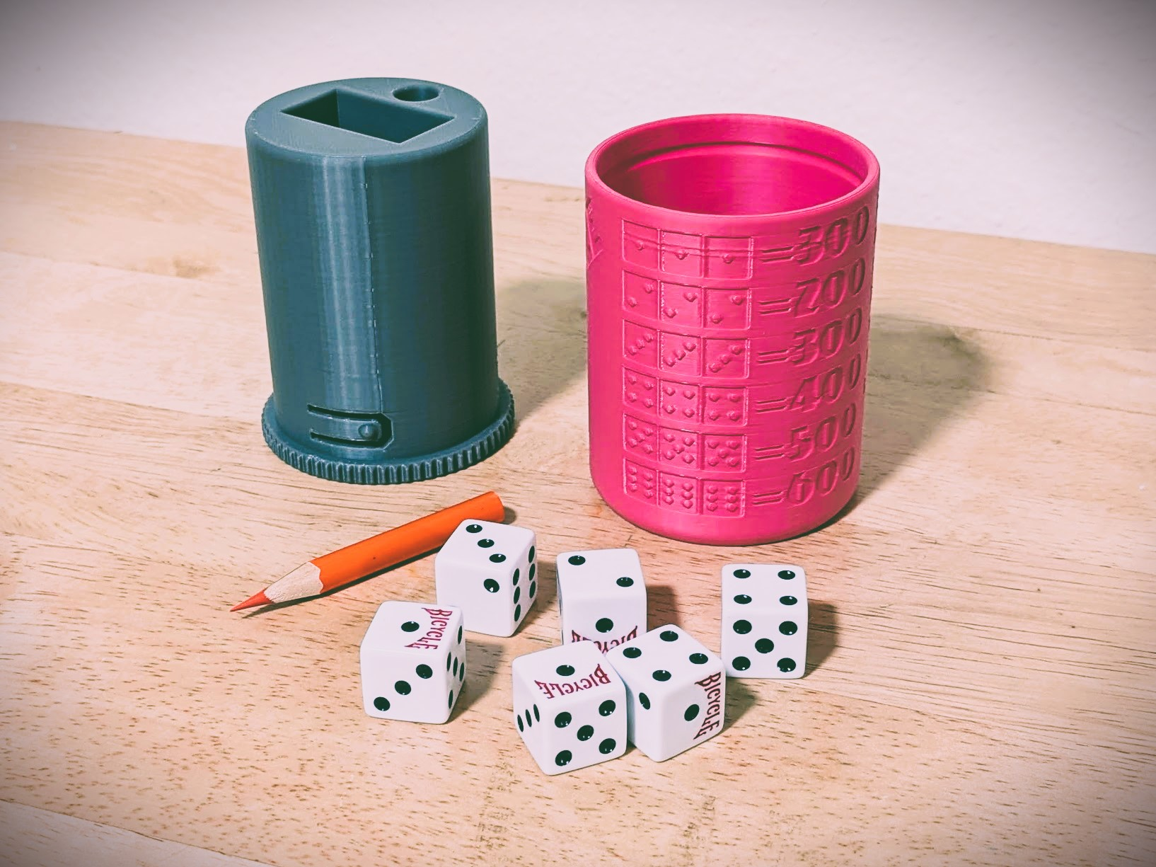 Farkle Dice Cup / Case