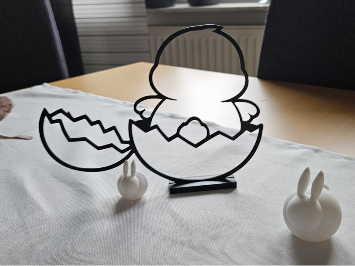 Küken-aus-Ei-Silhouette –Fröhliche Oster-Tischdeko