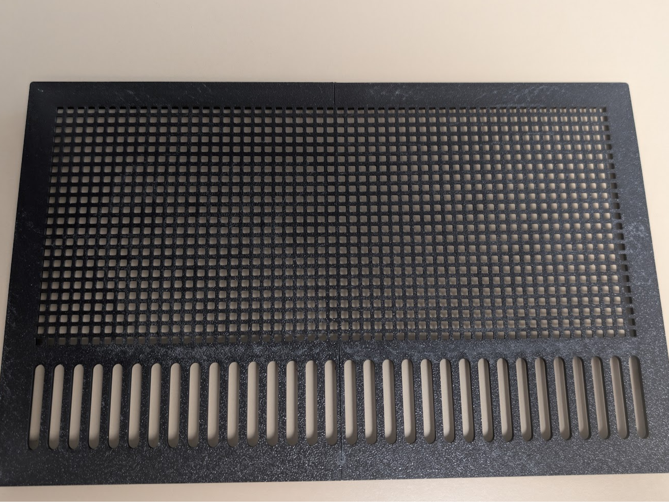 DeepCool CH160 PC case side panel with VGA vents