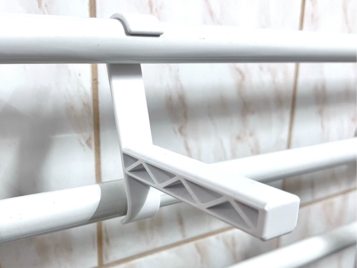 Hook for bathroom radiator
