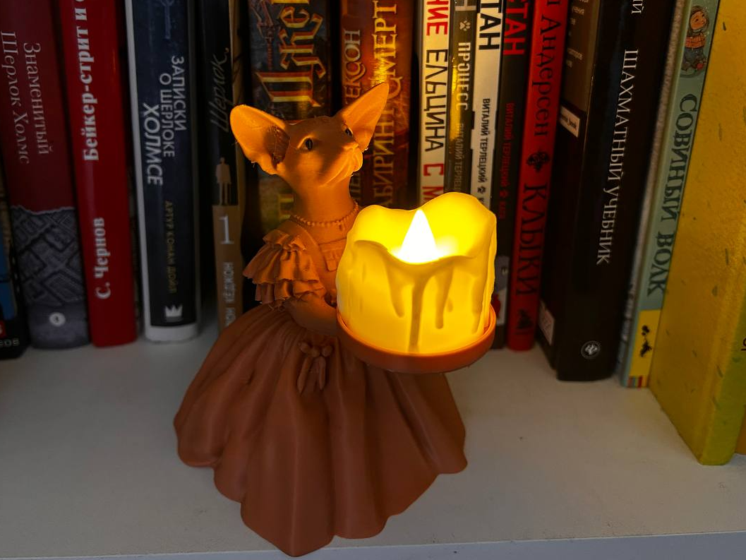 Princess cat lamp figurine