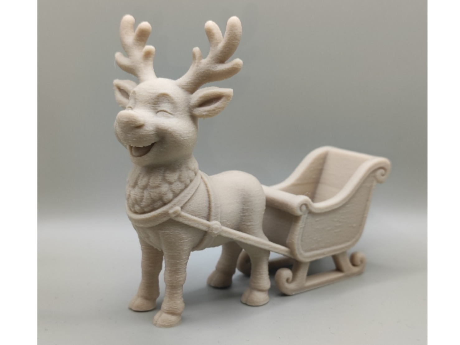 Reindeer and Santa's Sleigh v2 figurine