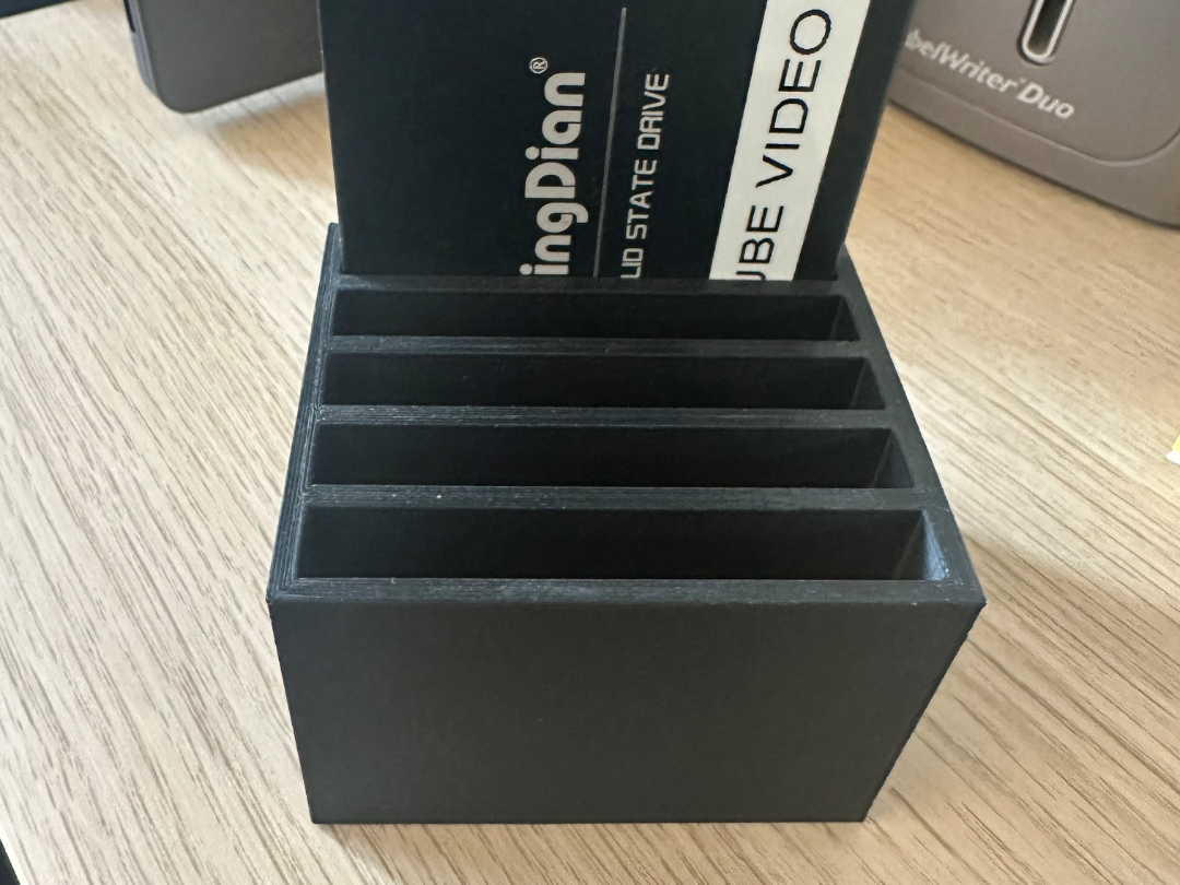Contenitore per 5 SSD