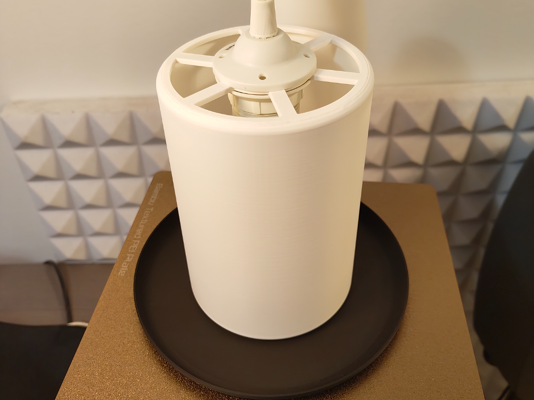 Bedroom ceiling lamp with visor