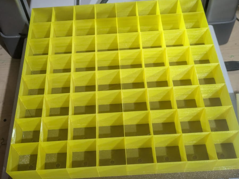 caja para germinar brote o caja semillera de 64