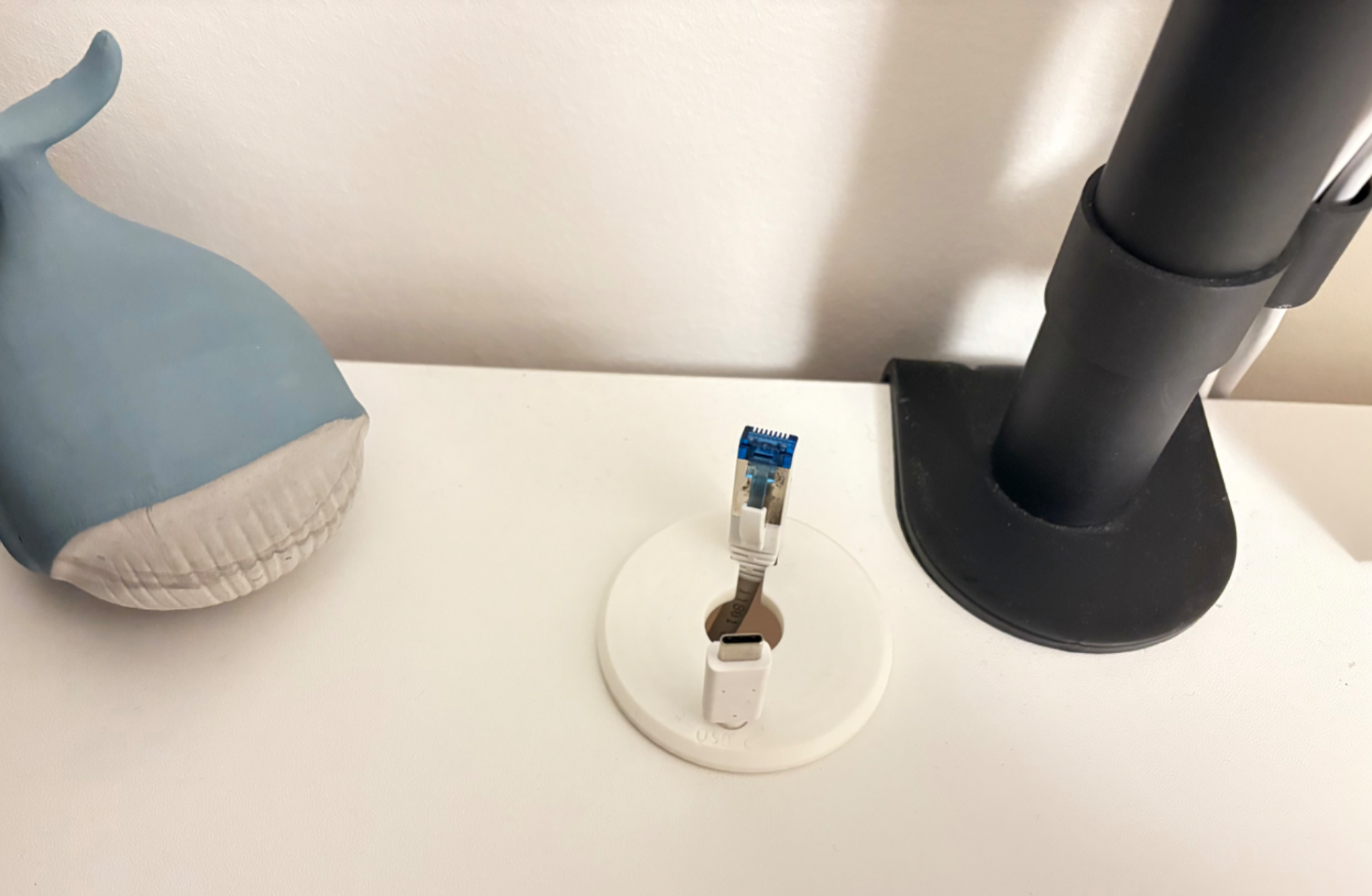 Desktop Inlet 60mm for USB C and LAN