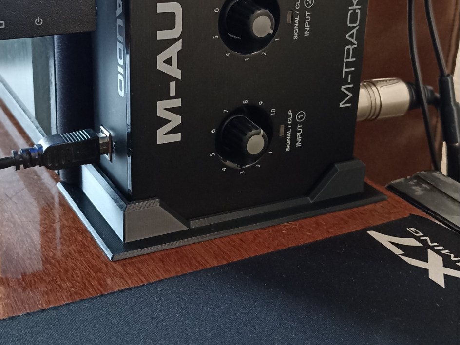 M-track solo stand