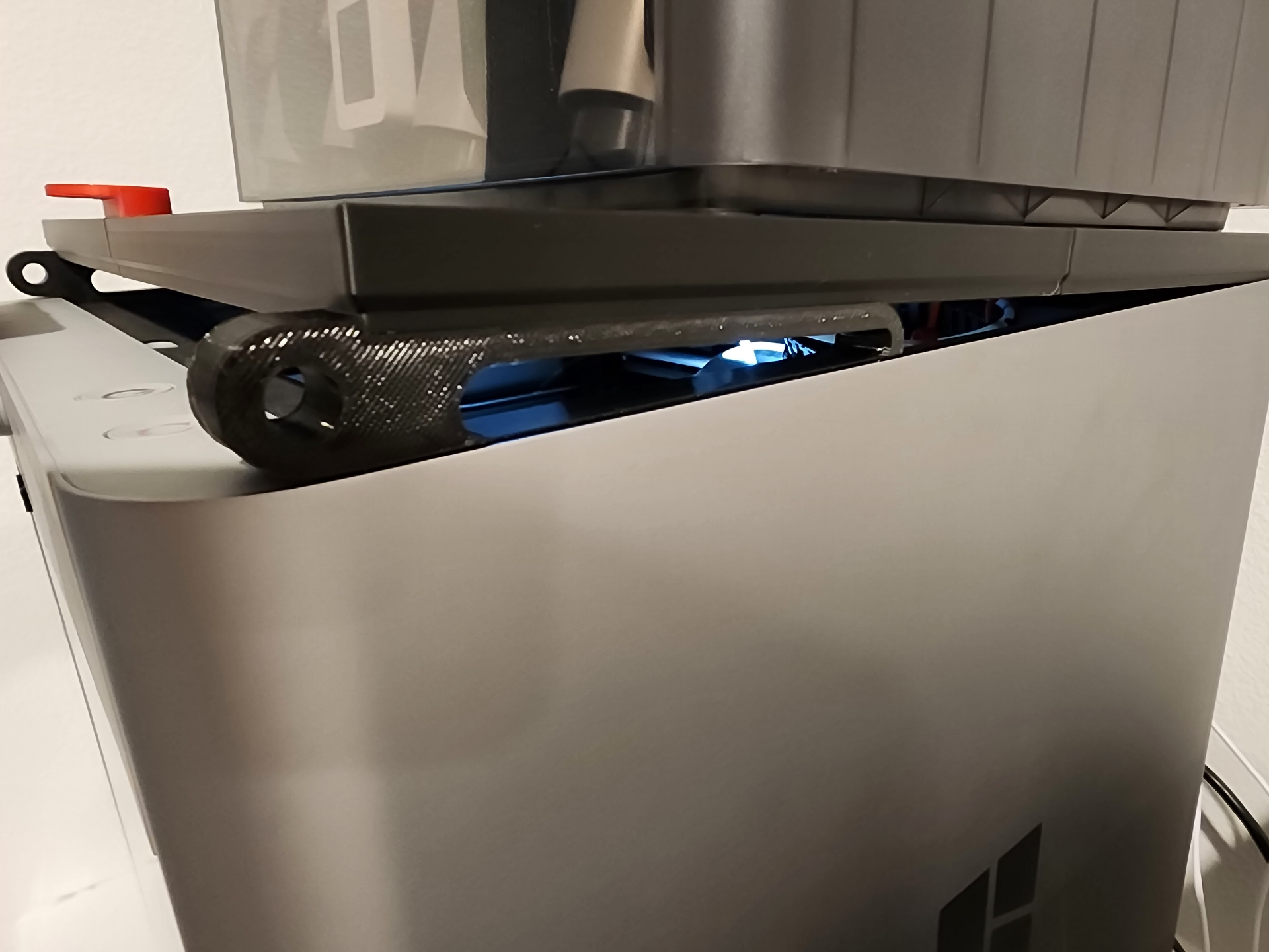 Lid Lift Fixer - Top Riser Chamber Vent