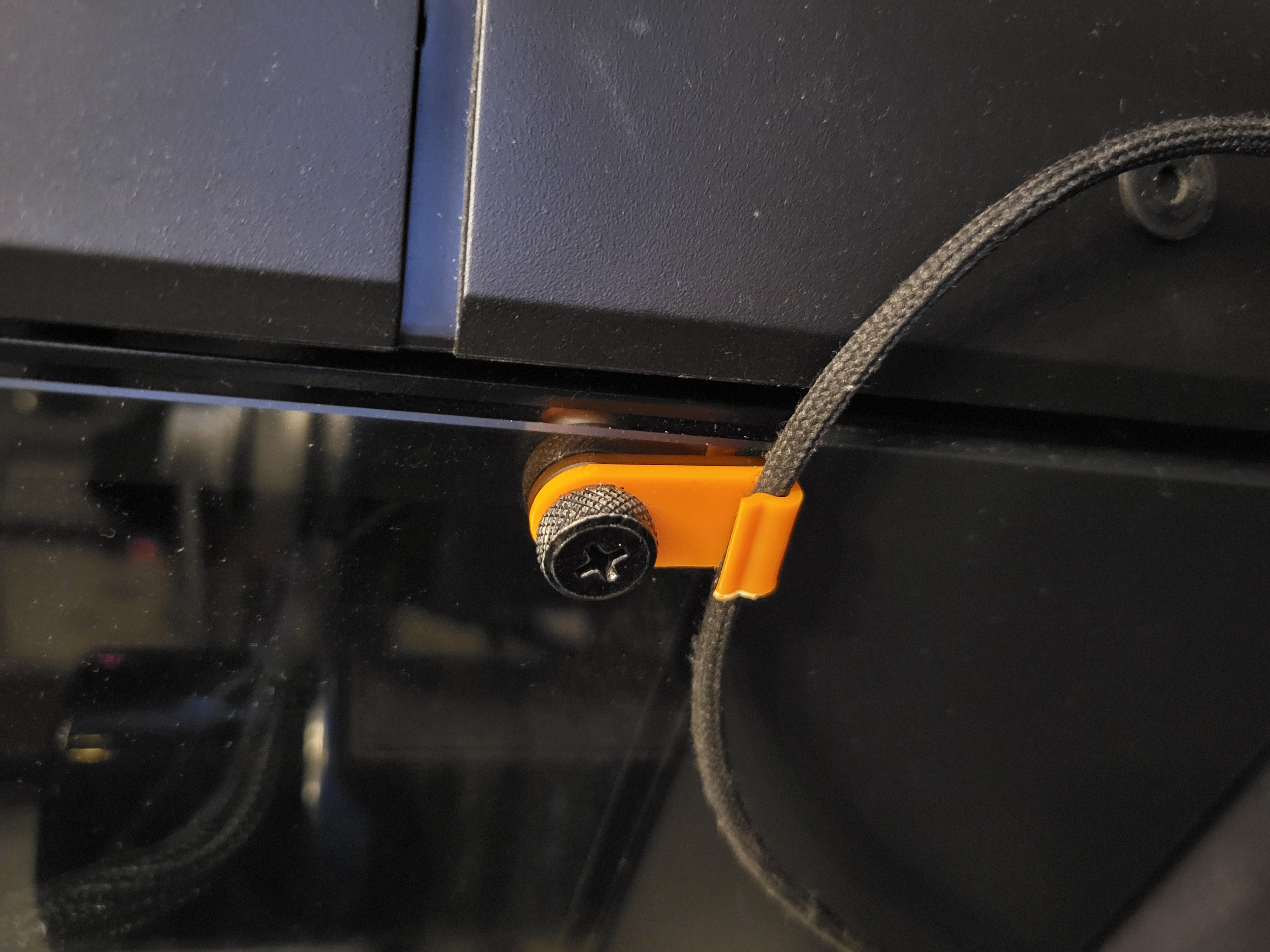 PC glass panel mouse bungee