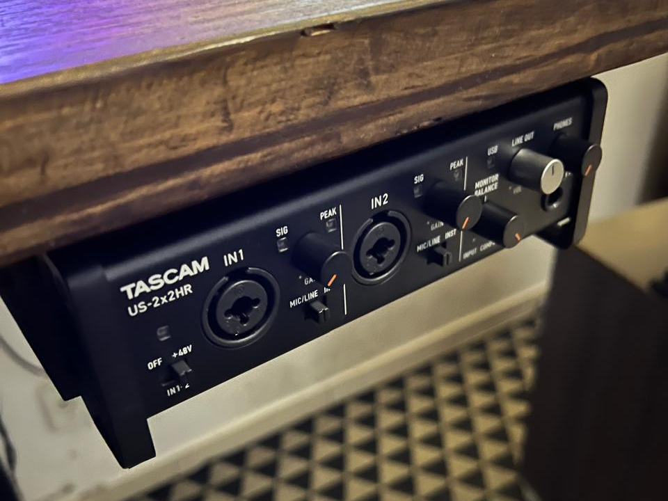 Tascam 2x2hr under the table support