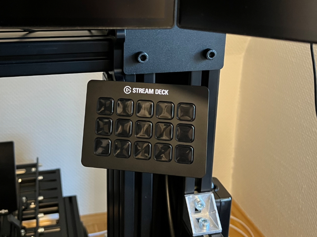 Stream Deck Mk2 case with 1/4" mounting point