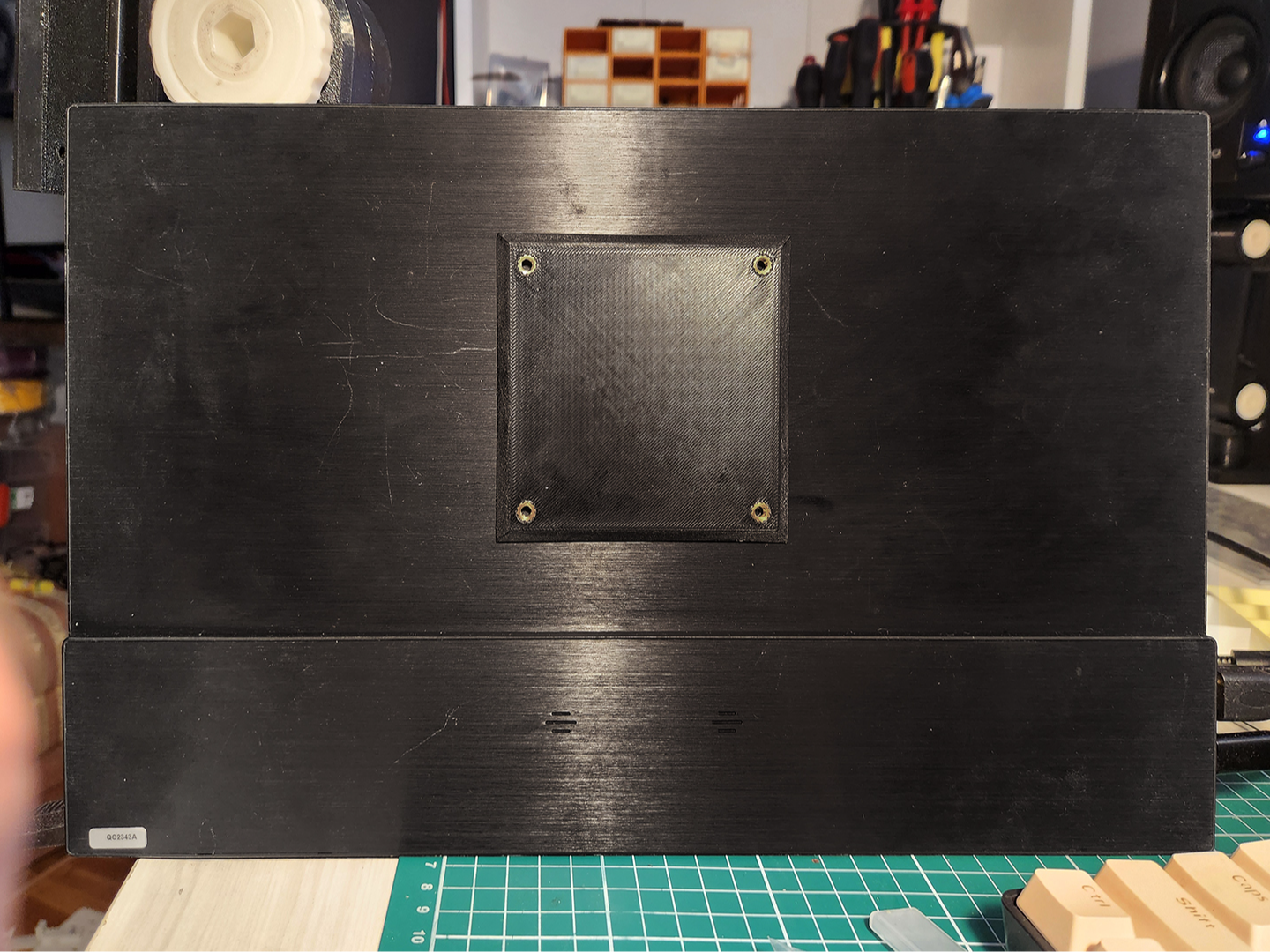 Vesa 75x75 for portable monitors
