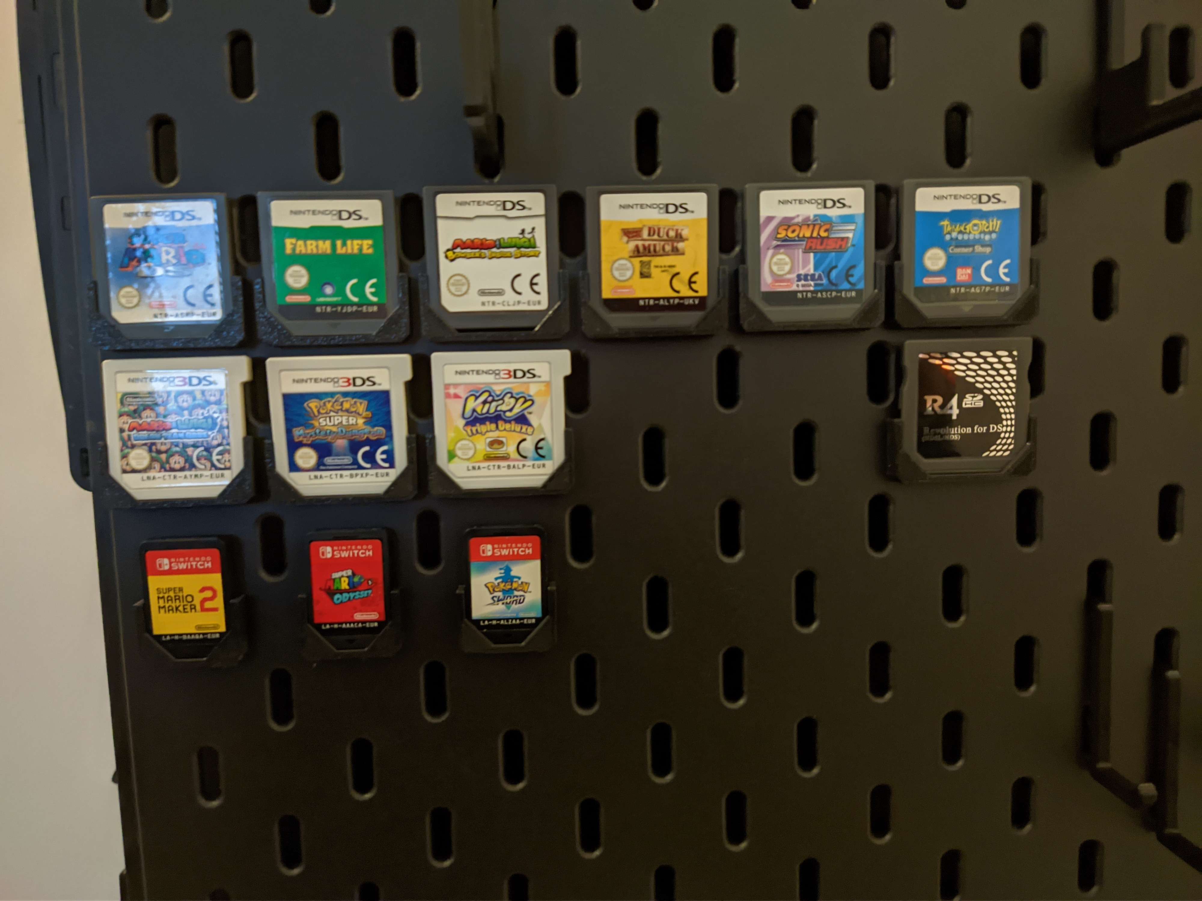 Nintendo DS & Switch Game Card Holders For Skadis