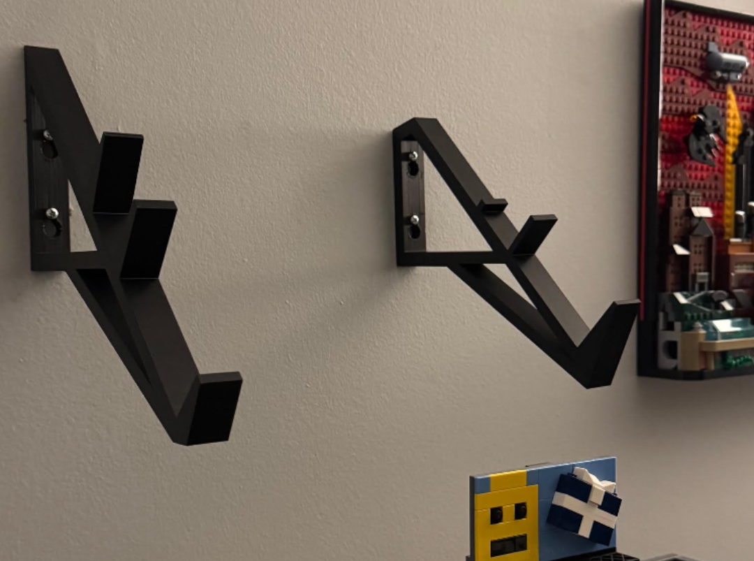 Brick 1989 Batmobile - Angled display & wall mount