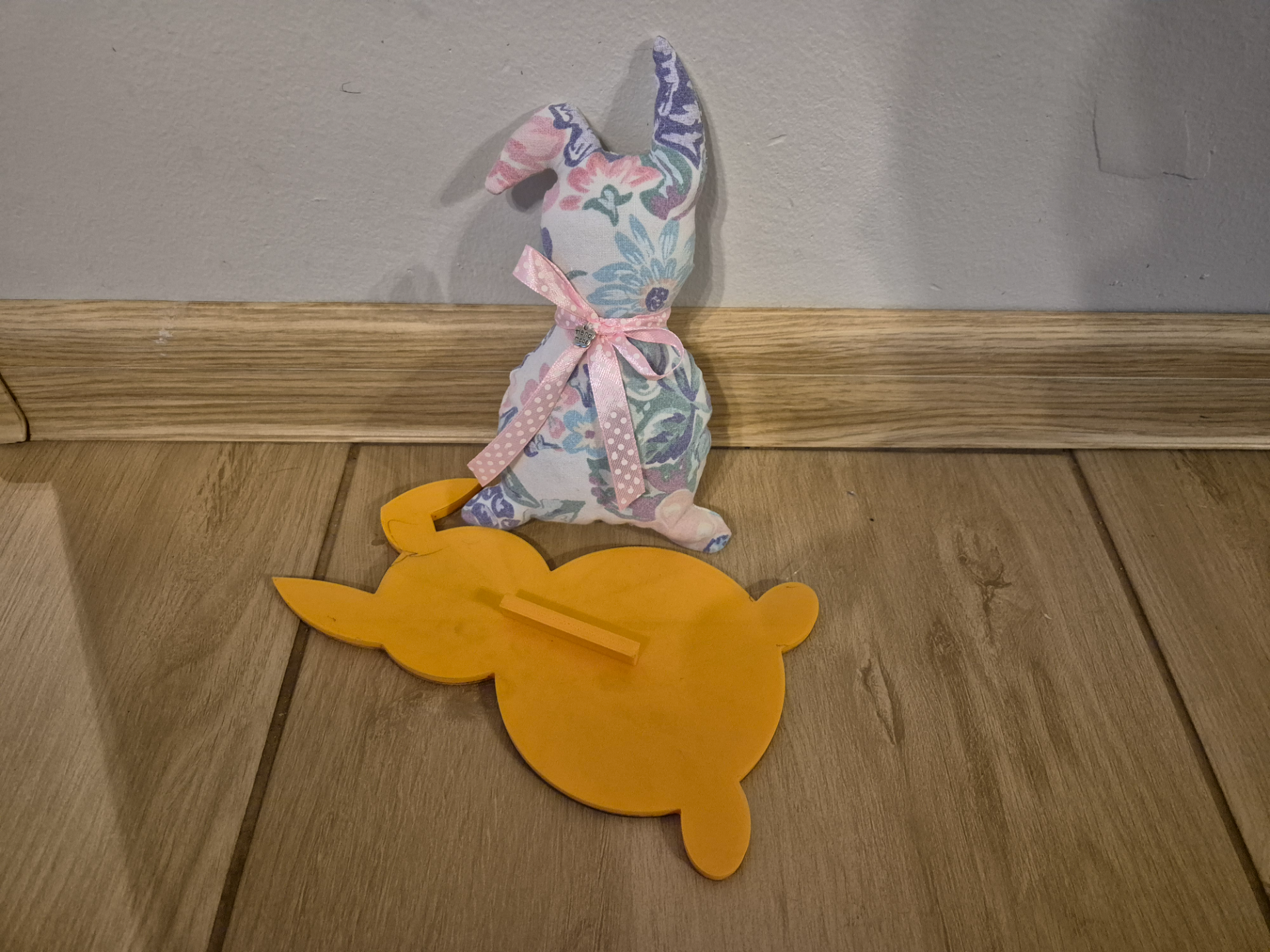 Rabbit tracing stencil for drawing and sewing.
