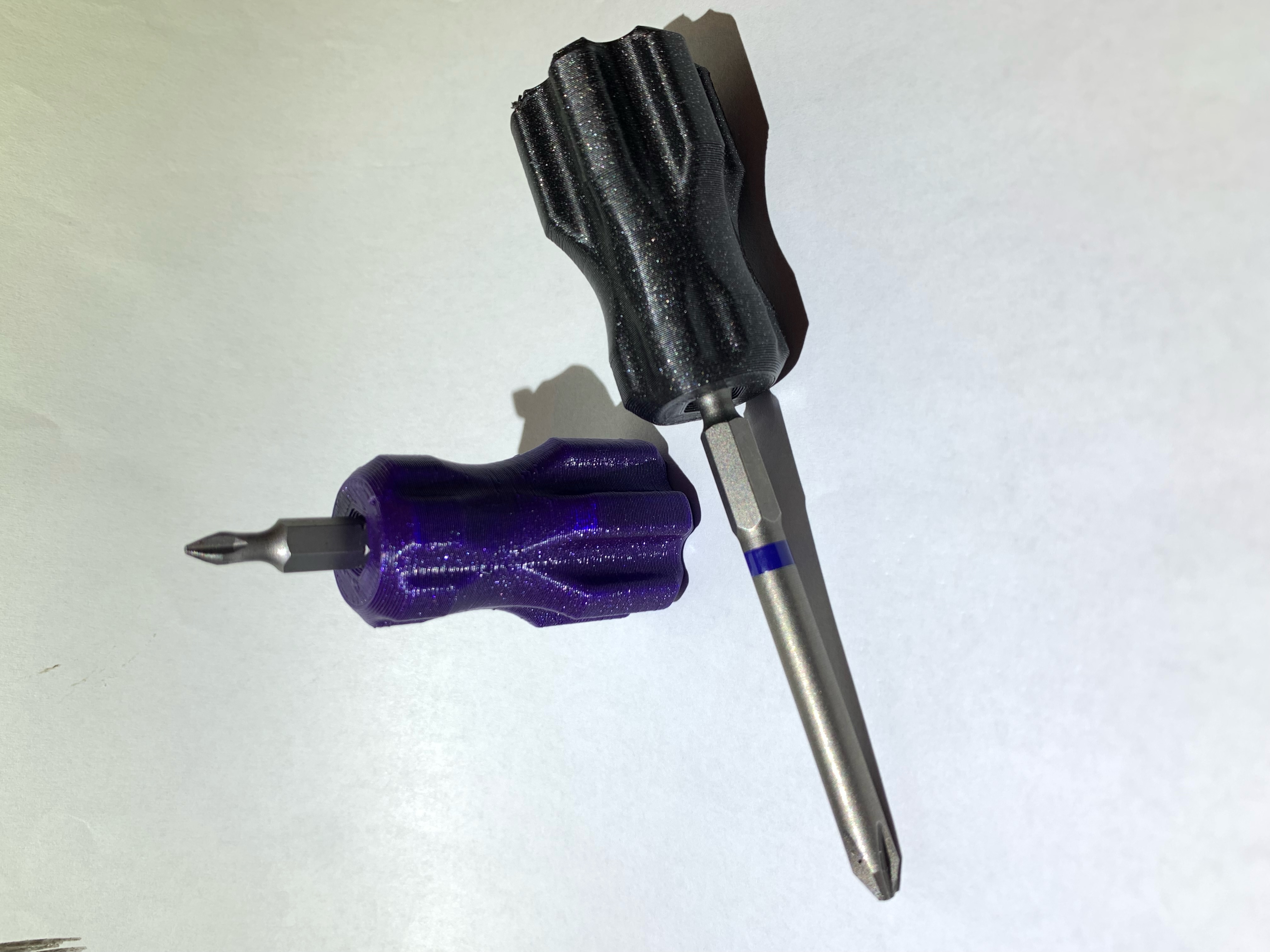 BIT HOLDER WITH GRIP