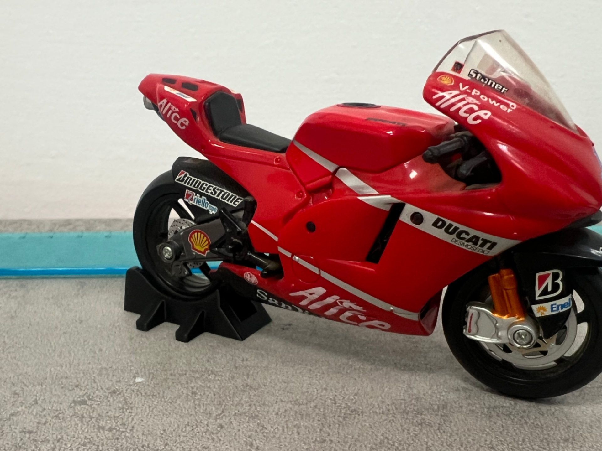 Maisto 1:18 motorcycle stand