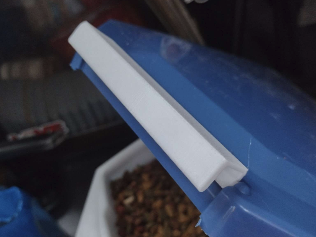4.25 Inch Dogfood Container Latch
