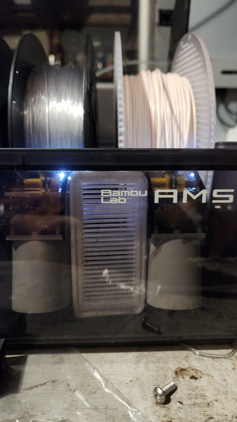 No need to remove spool Silica gel box for AMS