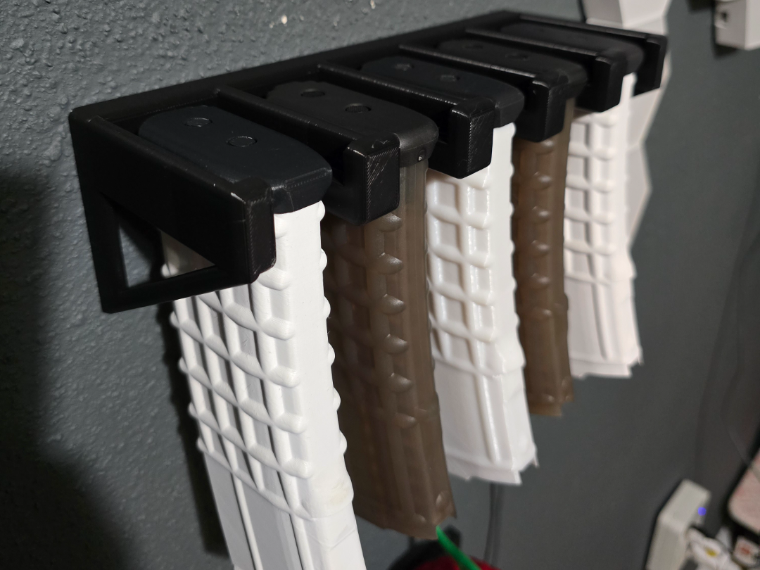 Steyr AUG Magazine Wall mount