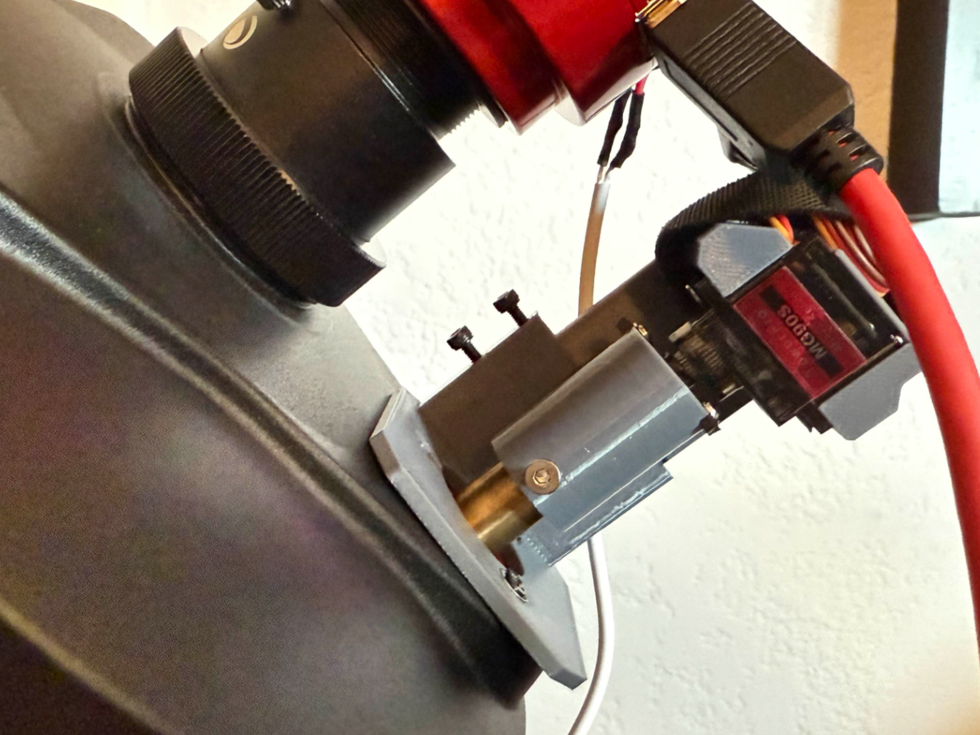 Telescope Remote Focuser - 360° Servo