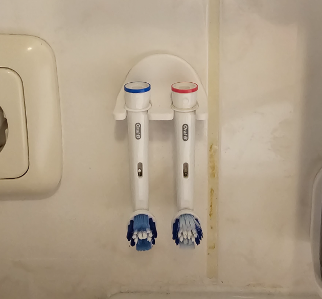 OralB brushes holder (from 1 to 6 brushes)