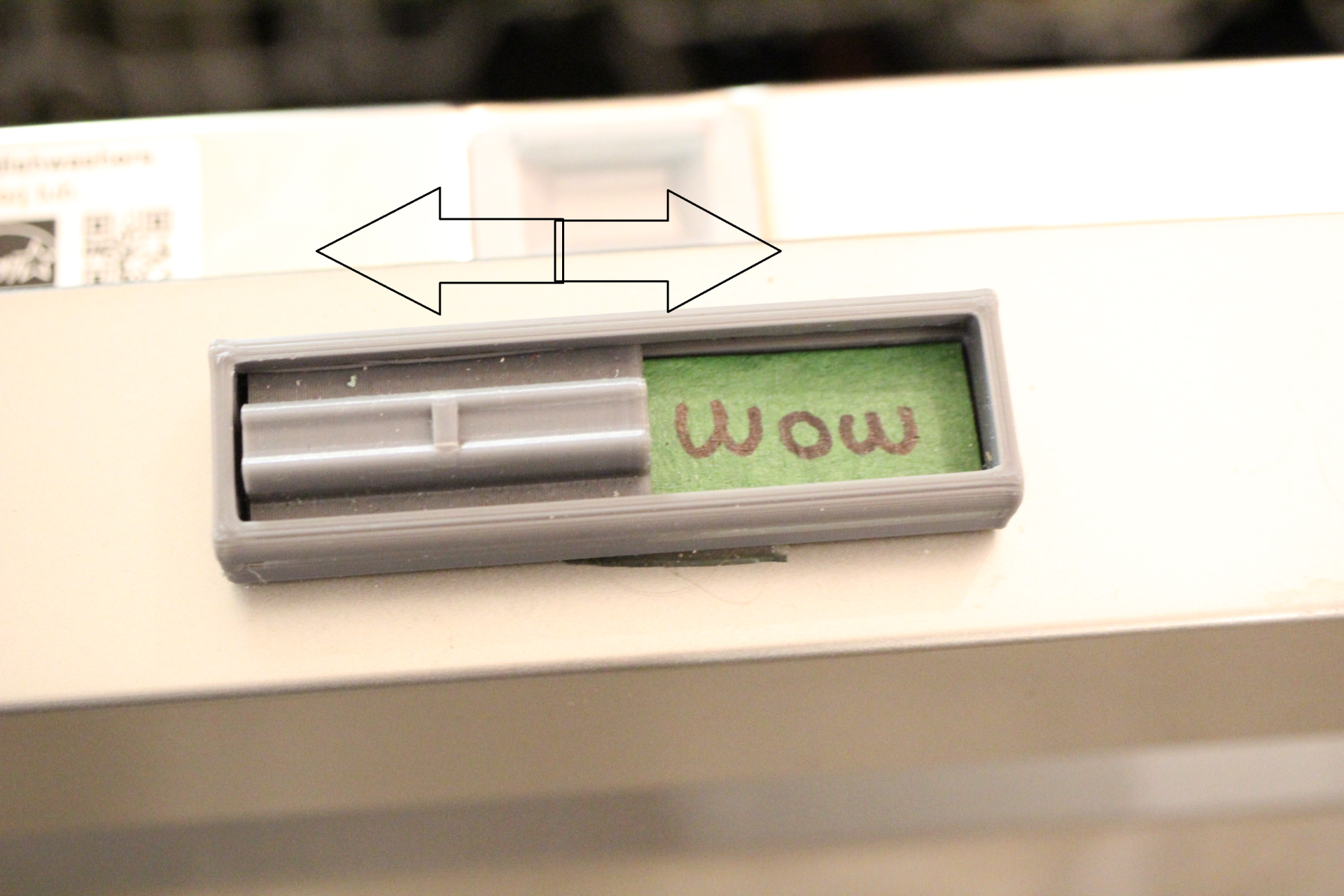 Toggle switch / slider