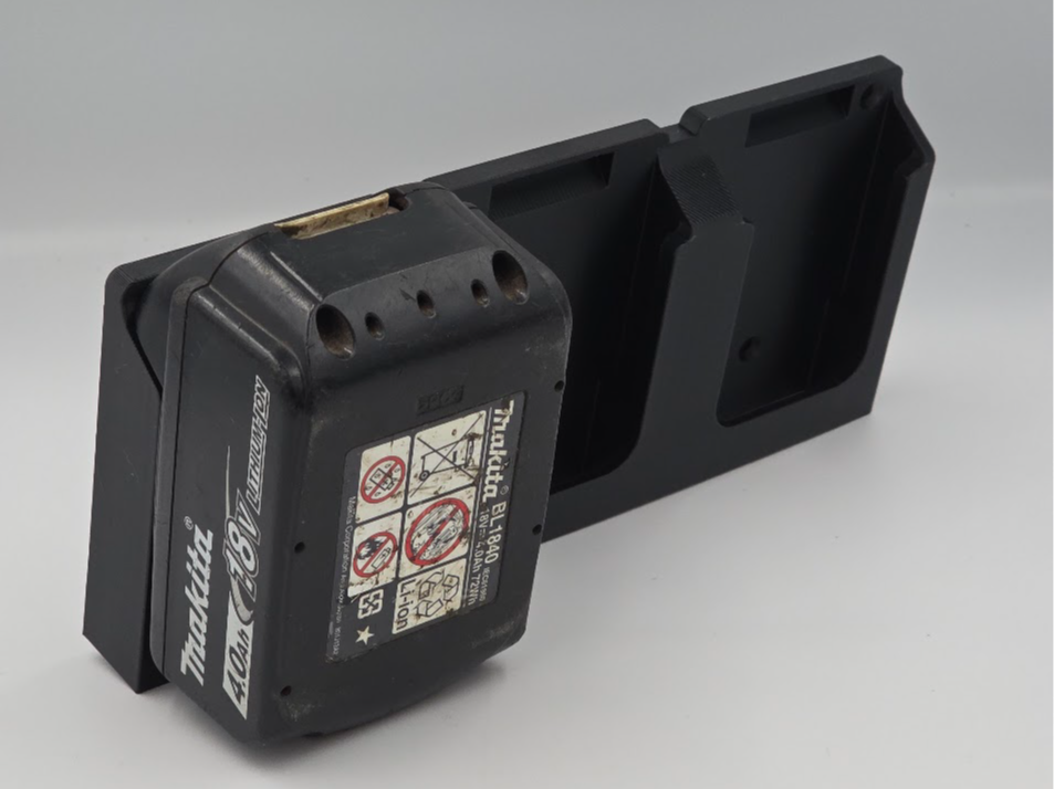 Makita 18v 3x batteryholder for wallmounting