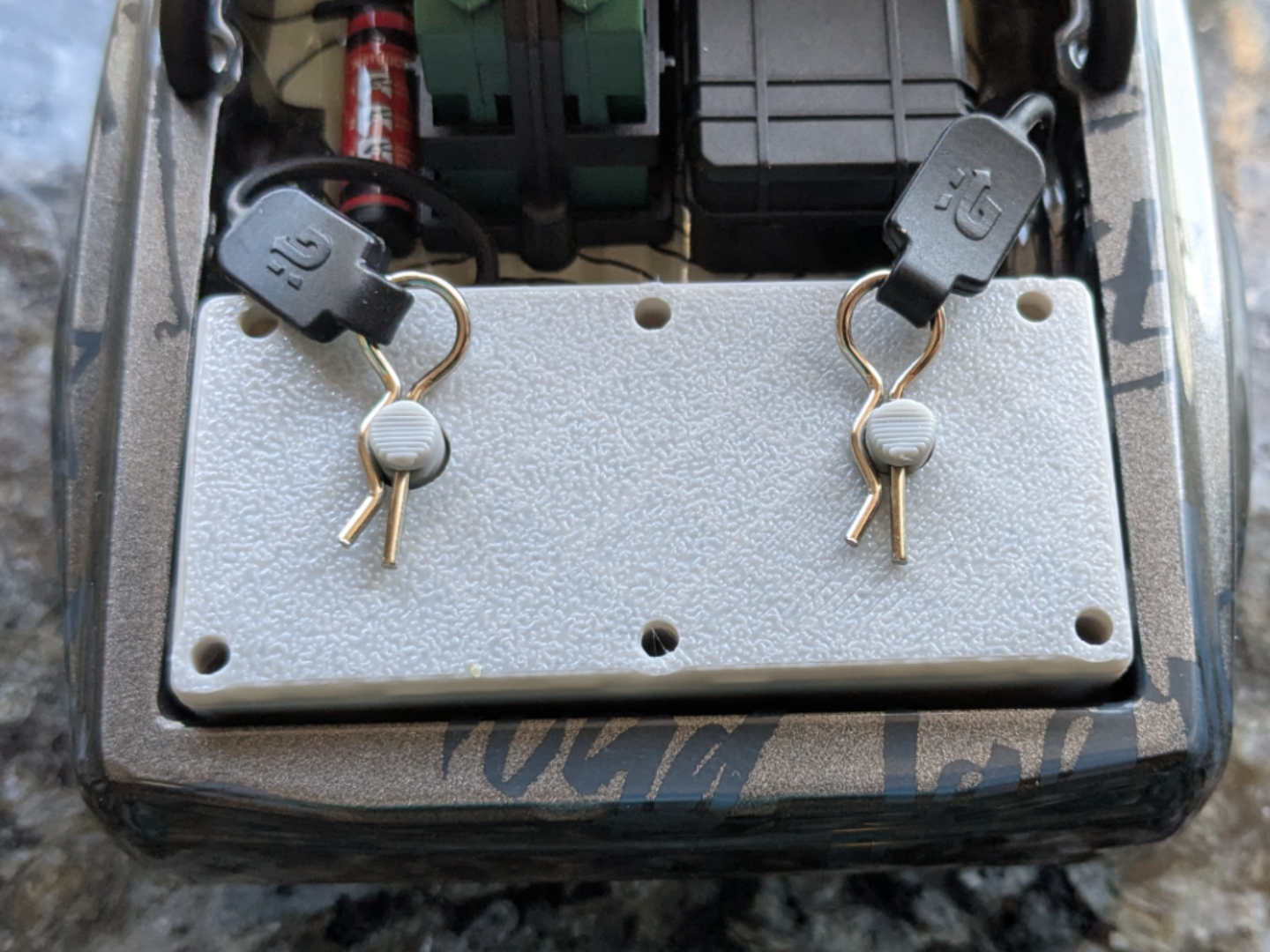 Rlaarlo Rog1 RC luggage box and rear shock tower