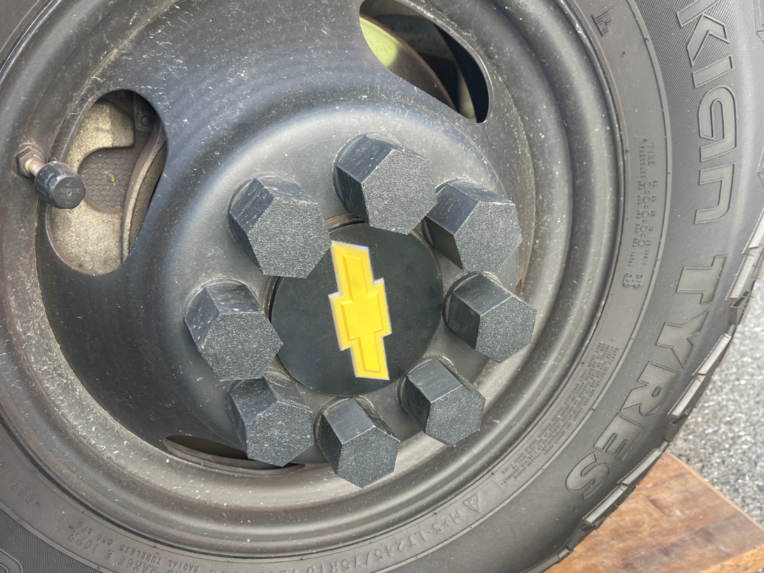 Chevy 4500 wheel nut cap