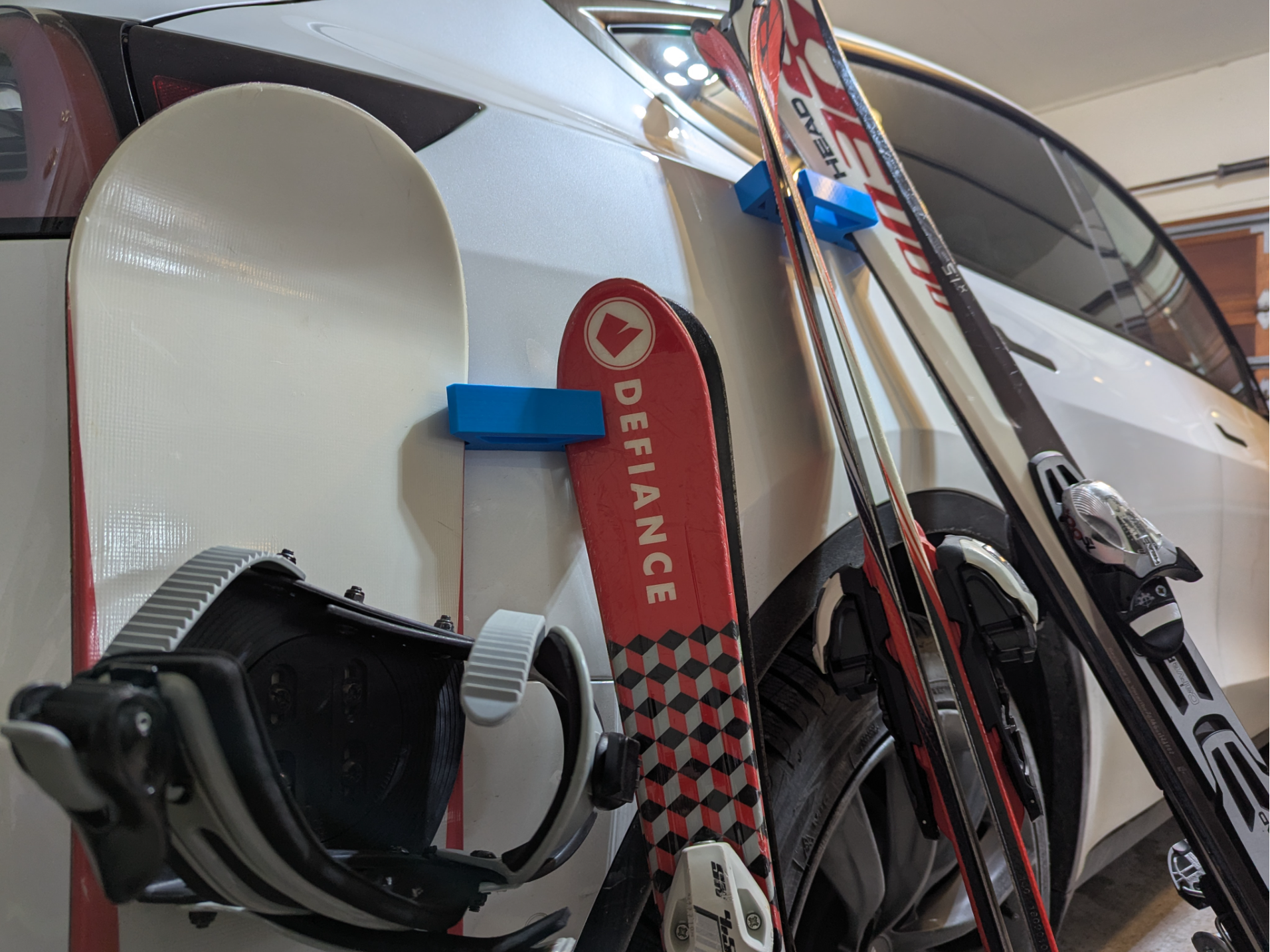 Magnet Ski and Snowboard Bumper for Car