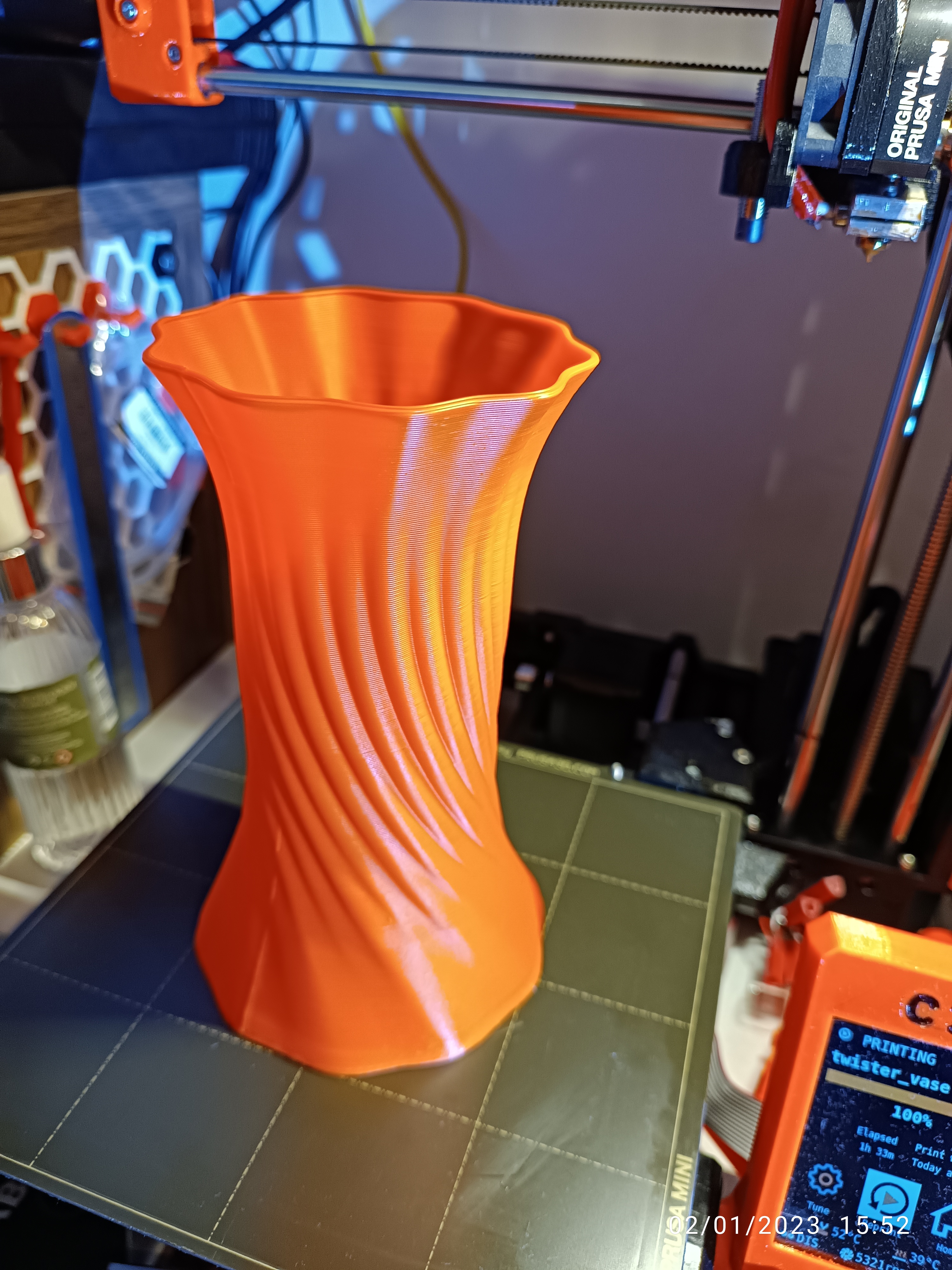 Spiral Vase with smooth waves