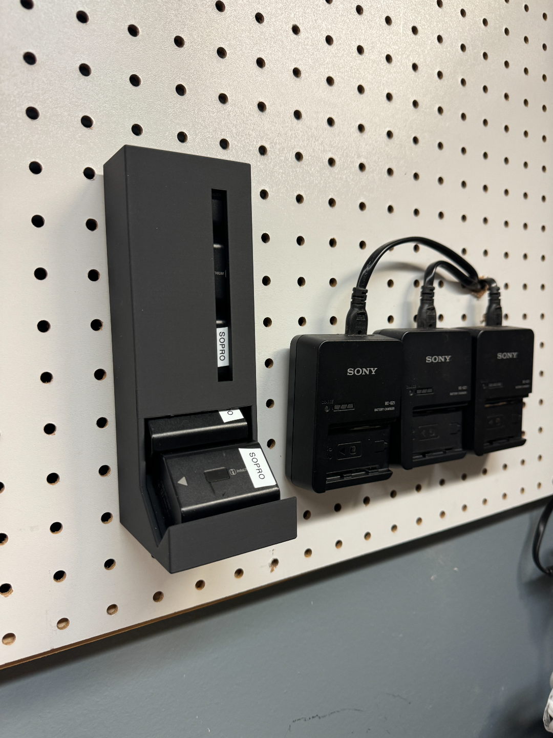 Sony NP-FZ100 Battery Dispenser