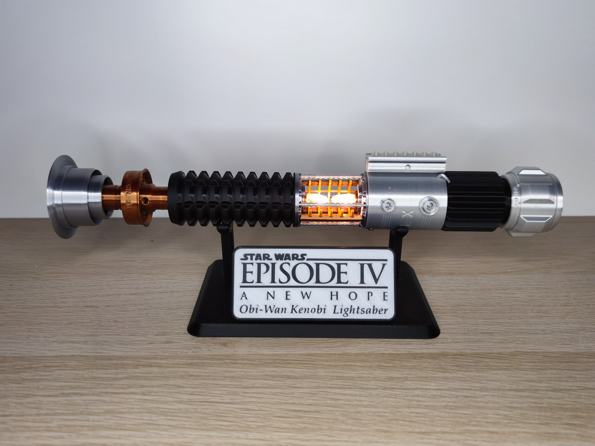 Obi-Wan Lightsaber with iluminated Crystal Chamber