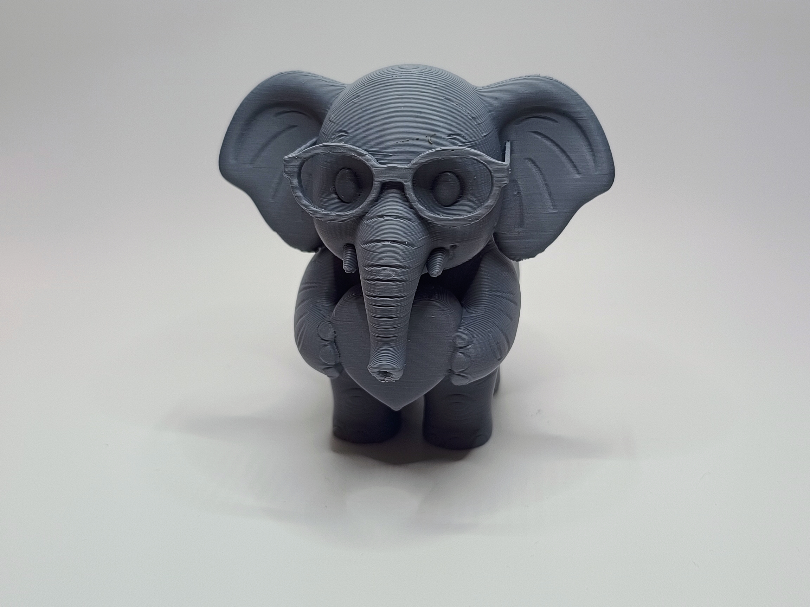 Elefant "Herzblick" als suesse Liebesfigur