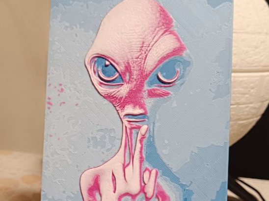extraterrestre dedo corazón