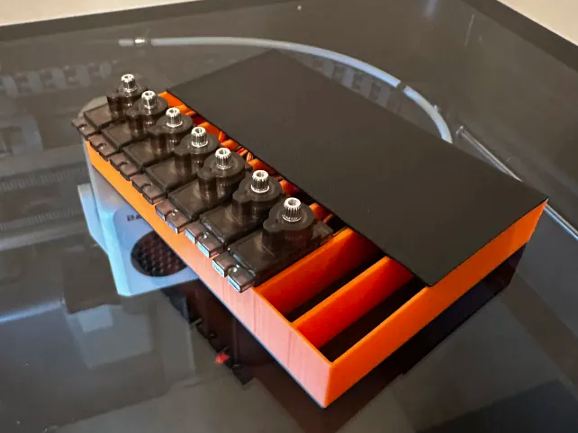 servo holder (9 slots)
